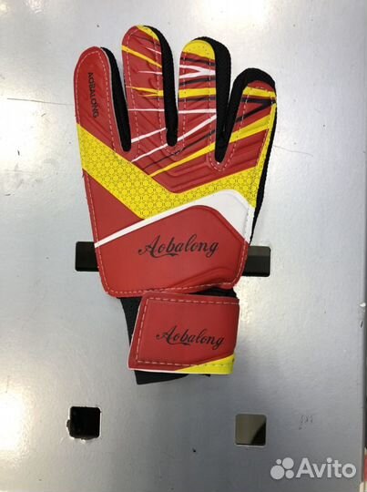 Вратарские перчатки