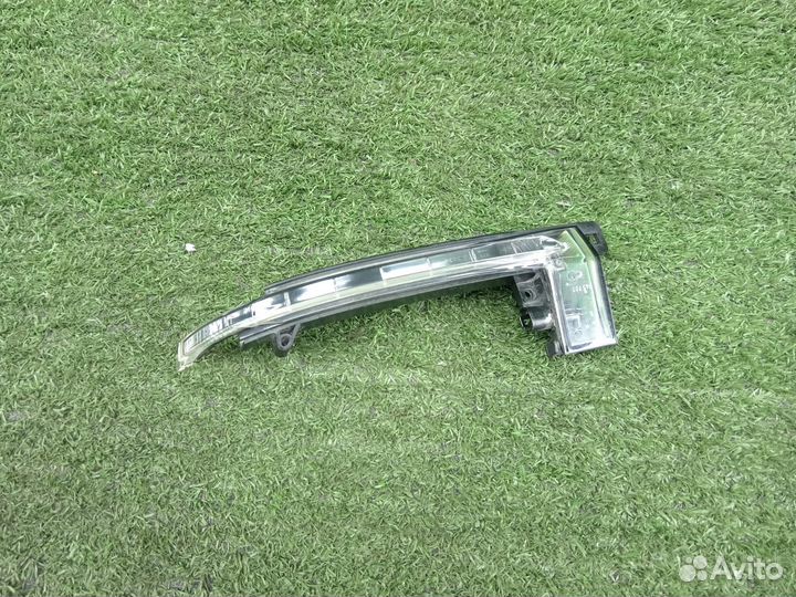 Повторитель поворота в зеркало VAG Audi A4 B8 8K