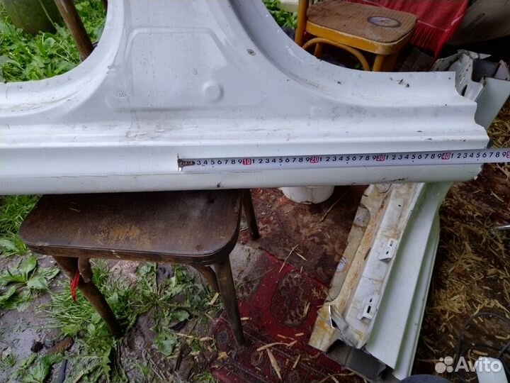 Продаю порог правый kia rio 4 середина