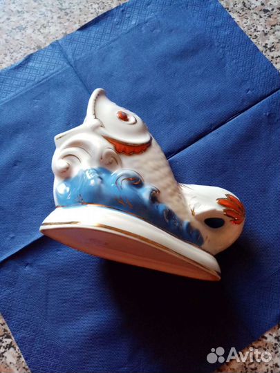 Фарфоровая статуэтка рыба