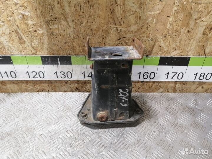 Кронштейн усилителя переднего бампера S350 221