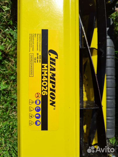 Механическая газонокосилка champion MM4026