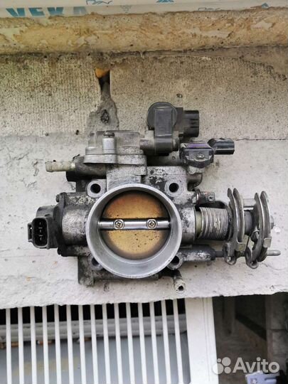 Дроссельная заслонка subaru EJ 205