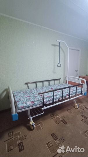 Медицинская кровать для лежачих больных