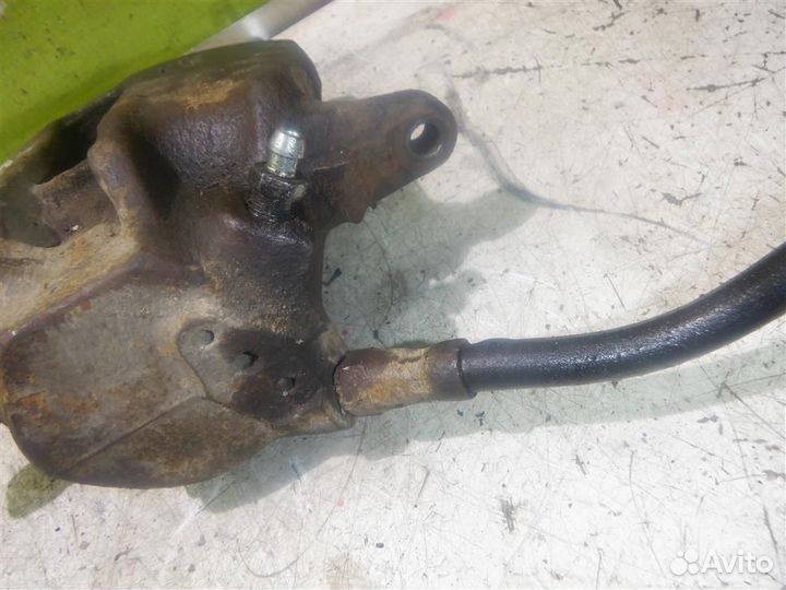 Суппорт передний левый Ауди 80 90 Б4