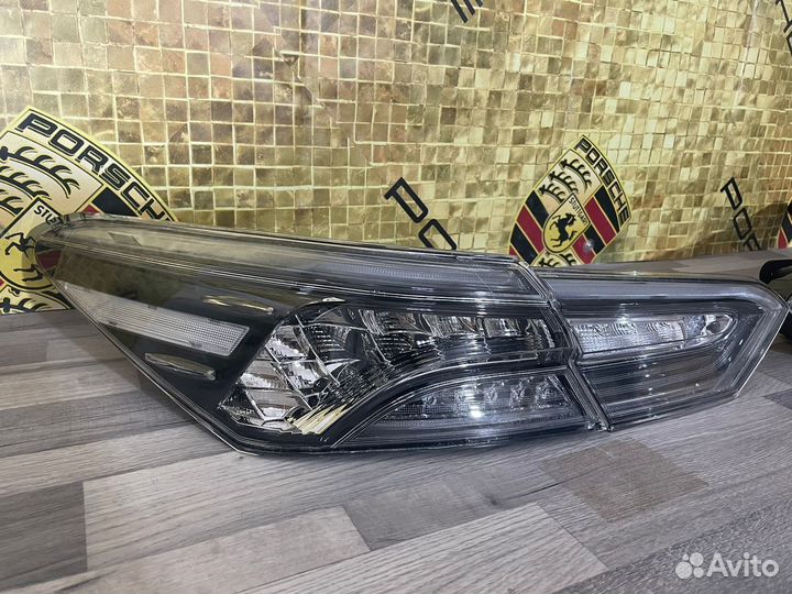 Комплект фонарей на Toyota Camry V70 S-Edition нов