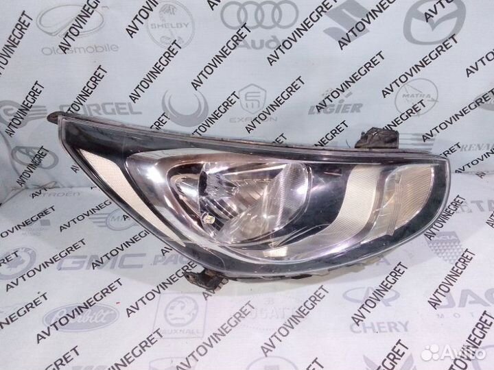 Фара правая Hyundai Solaris 1 оригинал с дефектом