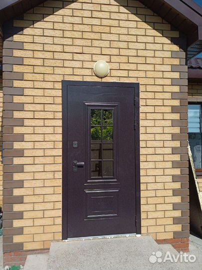 Дверь Входная со стеклом и ковкой термо