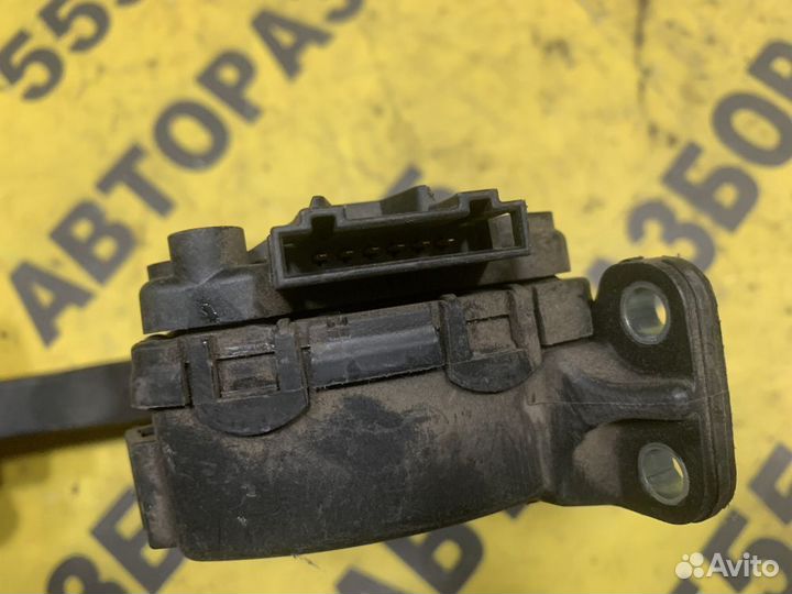 Педаль газа VW Polo