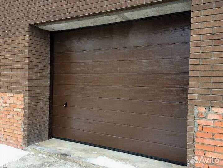 Ворота секционные подъемные