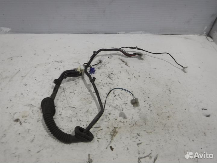 Проводка двери Mazda B2500