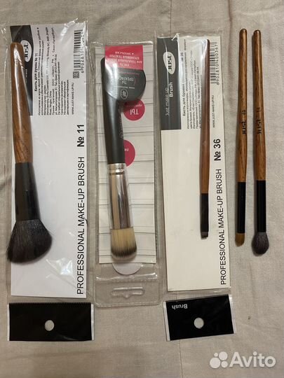 Профессиональные кисти для макияжа Just