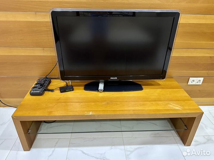 Журнальный столик/тумбочка под телевизор