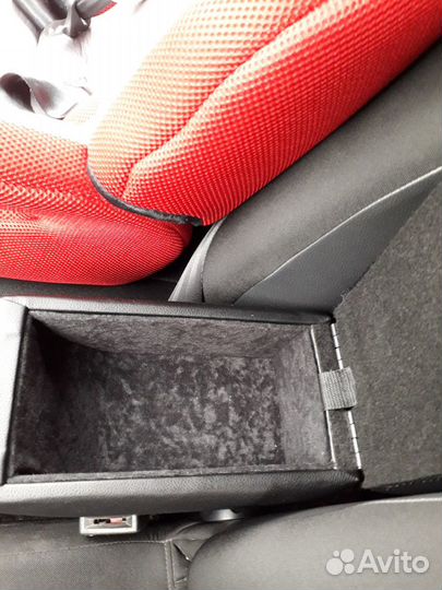 Автоподлокотник Renault Duster (Nissan Terrano)