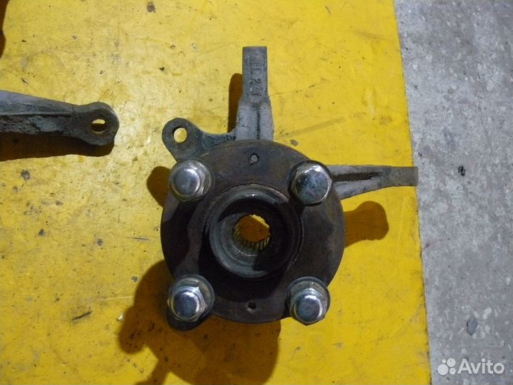 Кулак передний для Hyundai Accent II 2005г