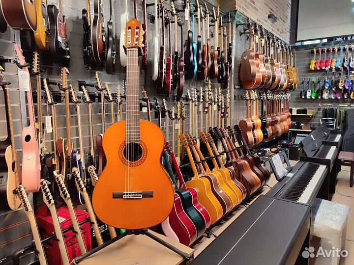 Yamaha C80 - классическая гитара