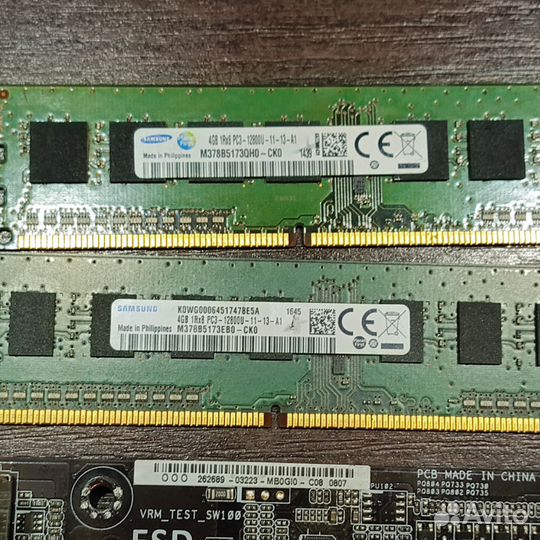 Материнская плата с процессором и памятью