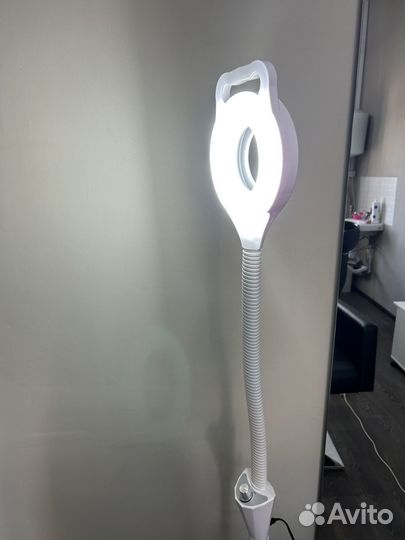 Лампа с лупой