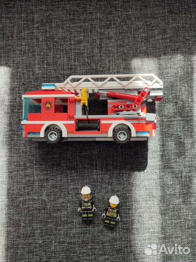 Lego City, Пожарные. Внутри 3 набора. Обновлено