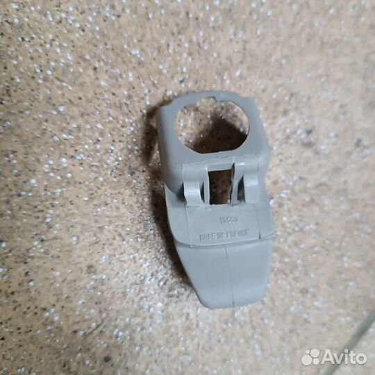 Крючок ручки потолка Volvo S60 1, S80