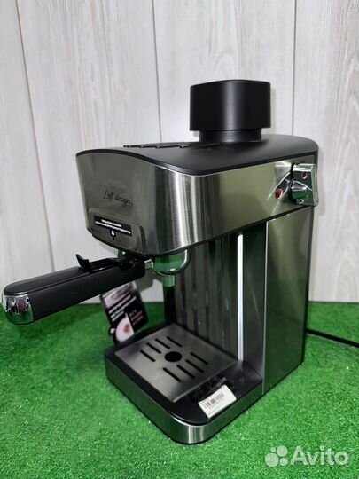 Кофеварка рожковая Redmond RCM-M1523