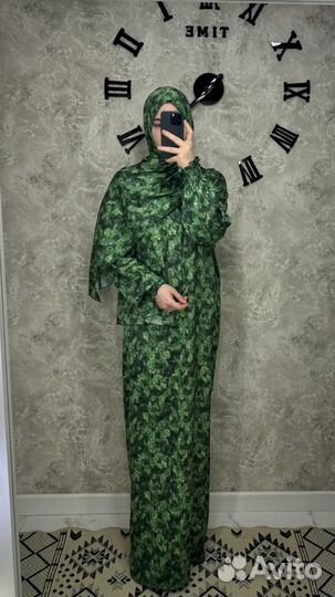 Платье с шарфом