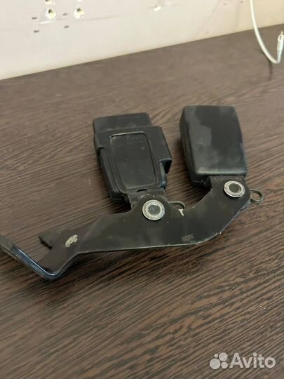 Замок ремня безопасности задний Audi A8 D4 4.2 S8