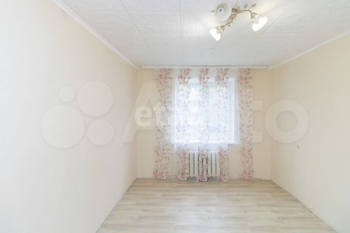 2-к. квартира, 50 м², 1/9 эт.