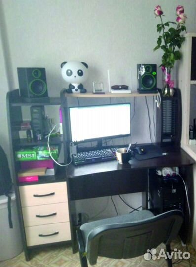 Компьютерный стол