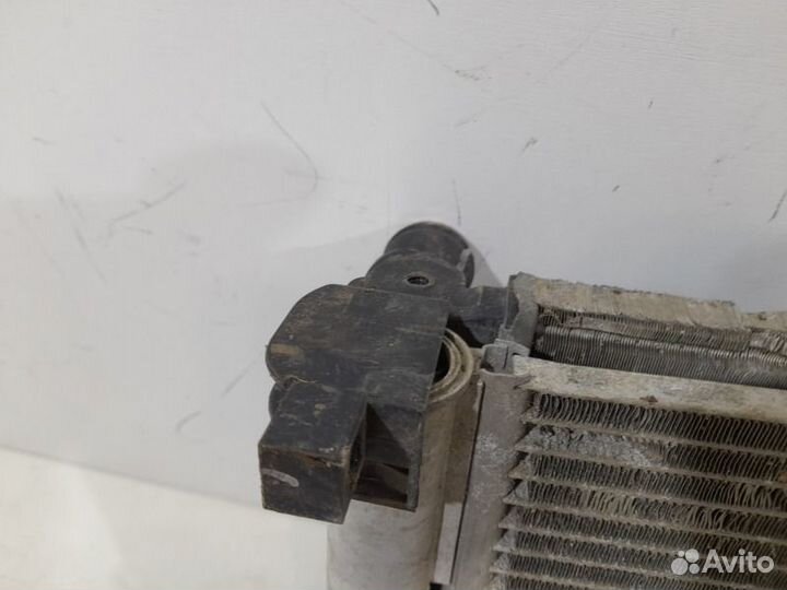 Радиатор охлаждения Renaul Logan 2