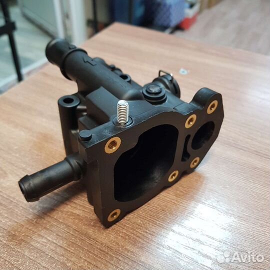 Корпус термостата пластик Opel Astra H/J, Zafira B