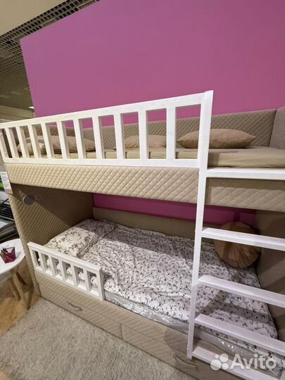 Двухъярусная кровать