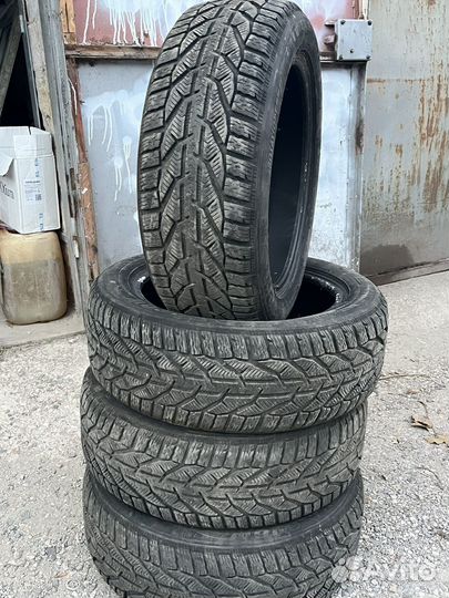 Kormoran Snow 215/55 R17