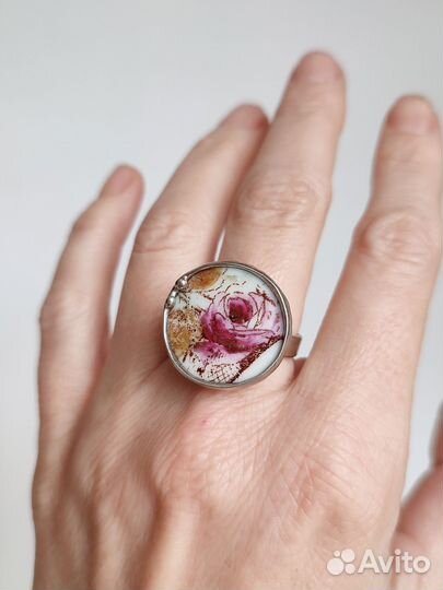 Кольцо из осколка старинной чашки