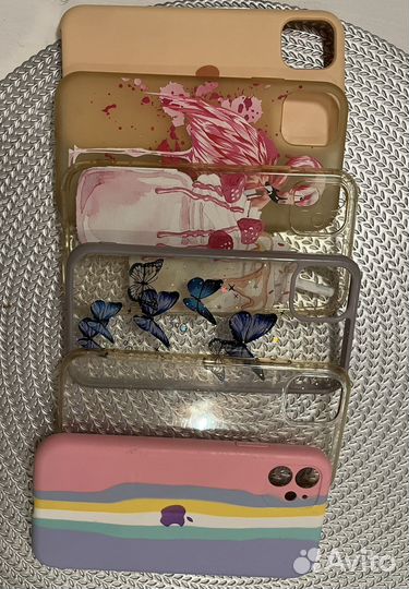 Чехлы на iPhone 11
