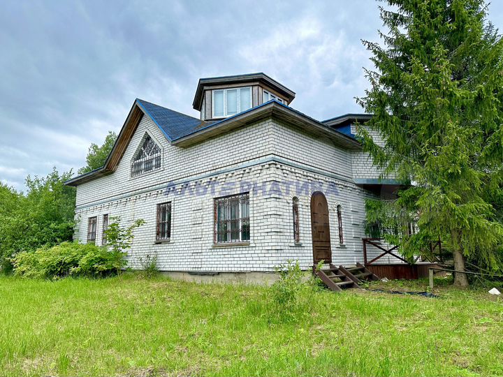 Дом 261,6 м² на участке 16,3 сот.