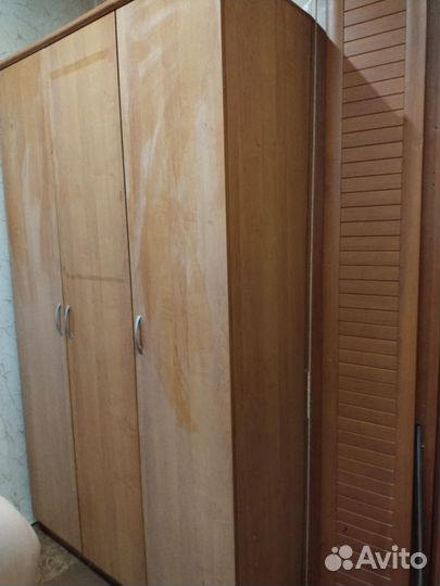 Шкаф распашной