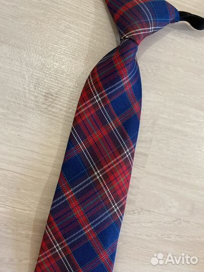 Подтяжки и галстук