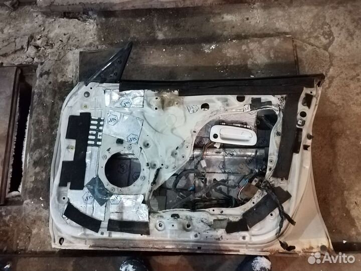 Передняя дверь Toyota Mark 2