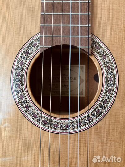 Классическая гитара Cremona с чехлом и струнами