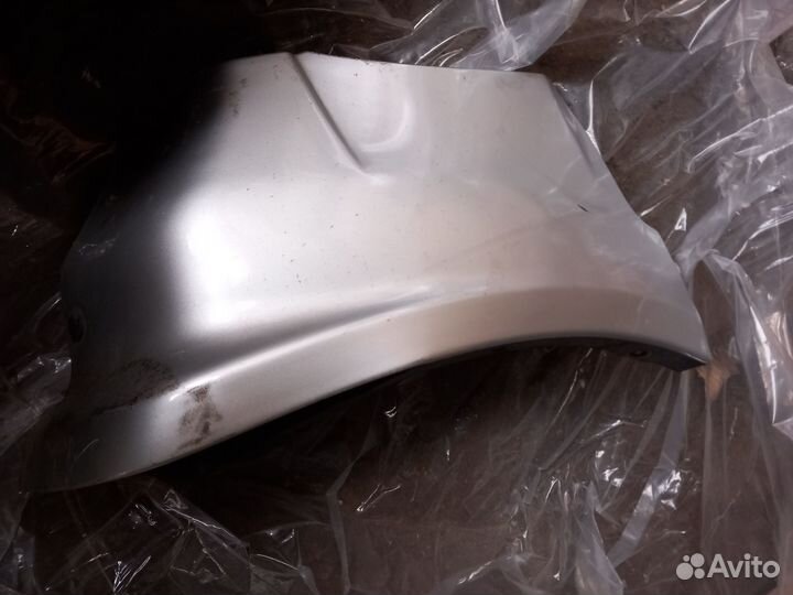 Mitsubishi Pajero 3 брызговик передний правый