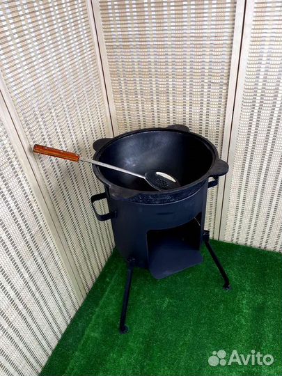 Казан чугунный с печкой