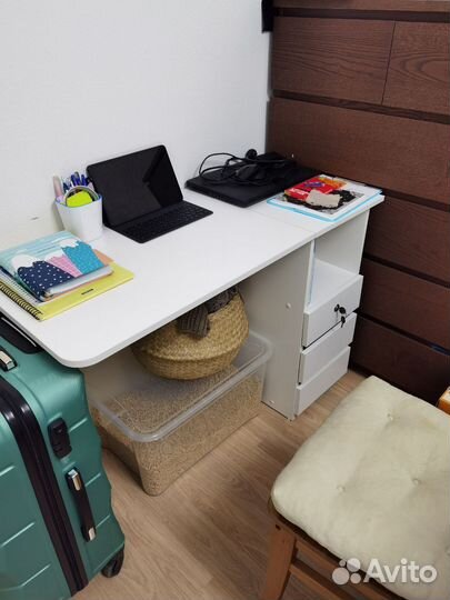 Маникюрный стол складной бу