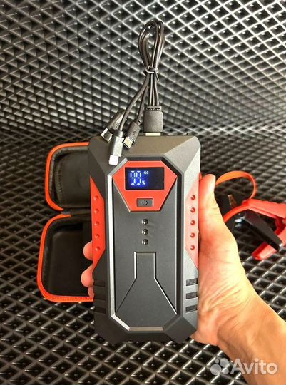 Автомобильное пусковое портативное устройство бустер gkfly 18000mAh 1200A (190)