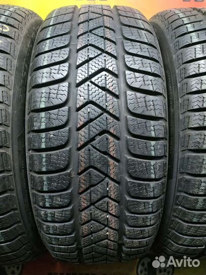 Pirelli Winter Sottozero 3 215/55 R17 98T