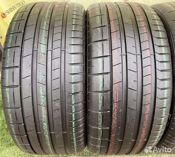 Pirelli P Zero PZ4 245/35 R20 и 275/30 R20 97Y