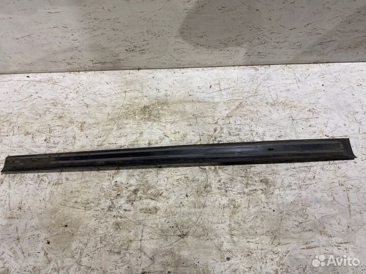 Накладка на порог салона передняя правая Audi A6