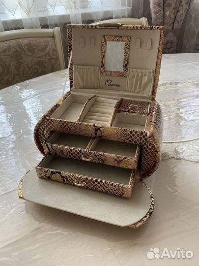 Шкатулка сундук