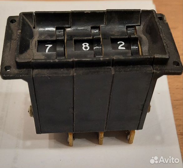 Переключатель пп8-3(3А)