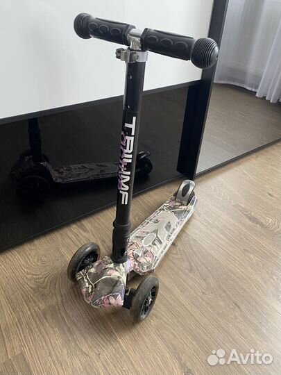 Самокат детский со светящимися колесами